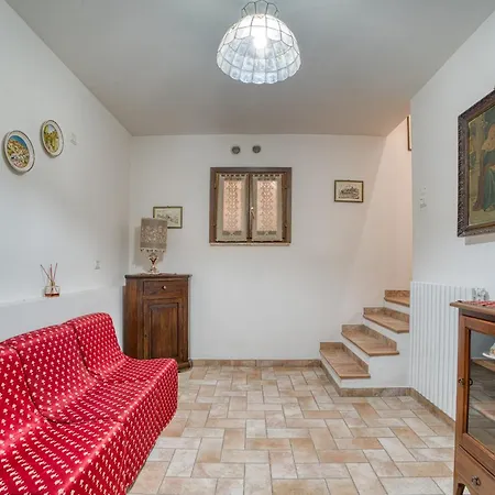 Charming With Garden & Stunning Views Of