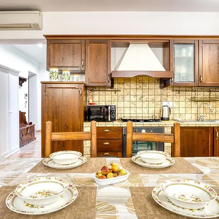 Charming With Garden & Stunning Views Of 度假居 *