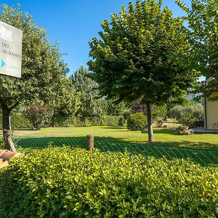Дом отдыха Charming With Garden & Stunning Views Of