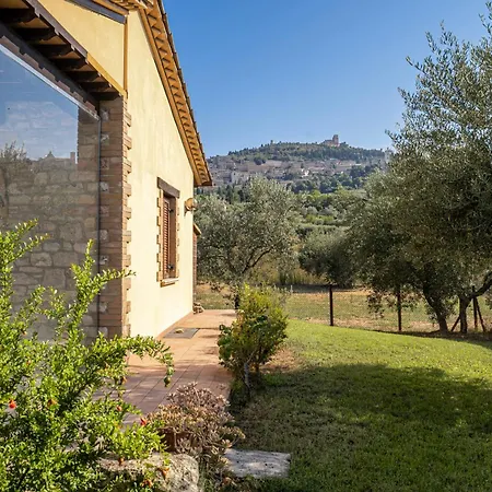 Дом отдыха Charming With Garden & Stunning Views Of Ассизи