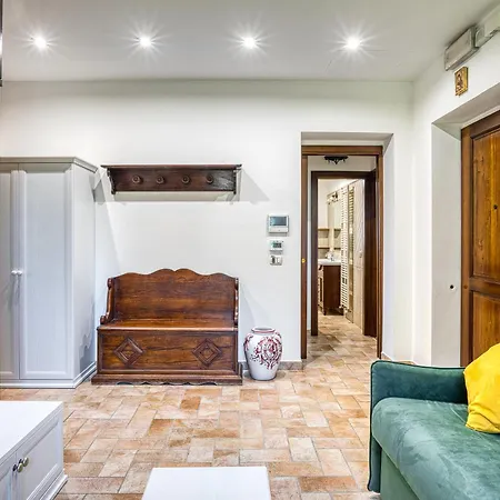 Charming With Garden & Stunning Views Of